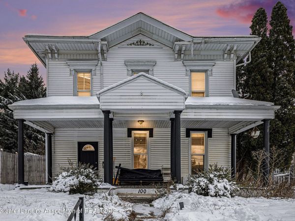 100 N Oakland Street, St. Johns, MI 48879
