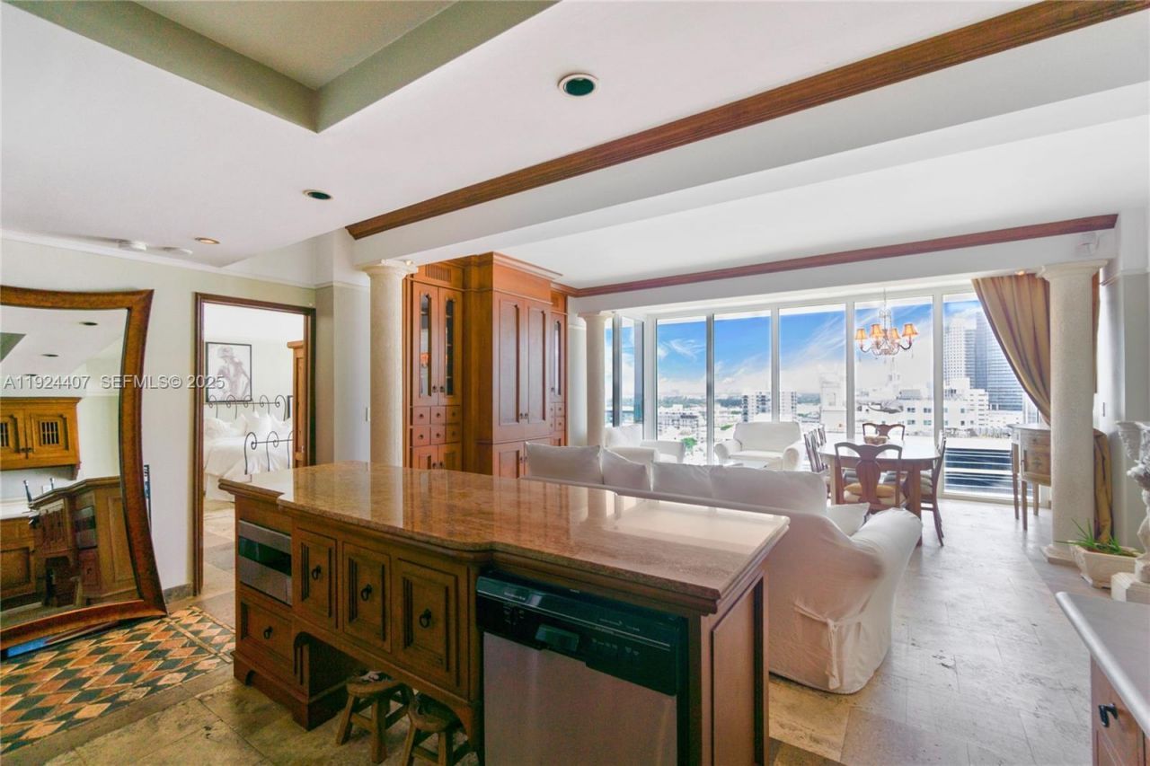 100 Lincoln Rd, Unit PH8, Miami Beach, FL 33139 Photo