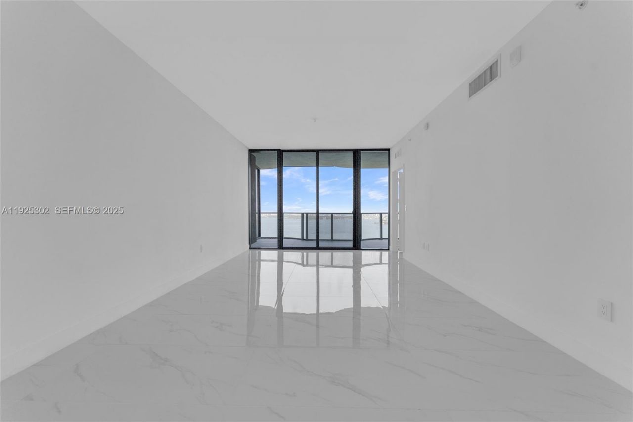 700 NE 24th St, Unit 4402, Miami, FL 33137 Photo