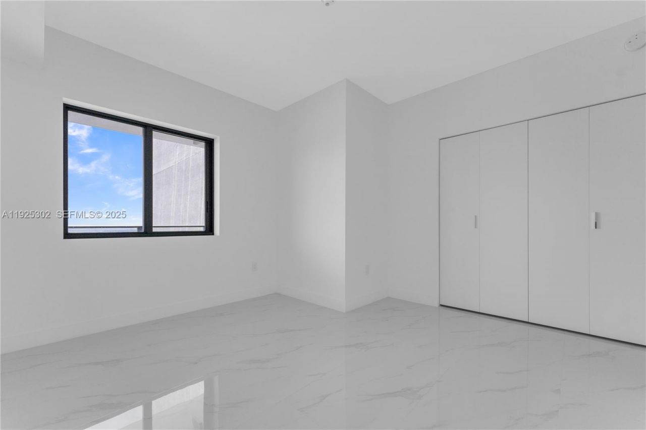 700 NE 24th St, Unit 4402, Miami, FL 33137 Photo