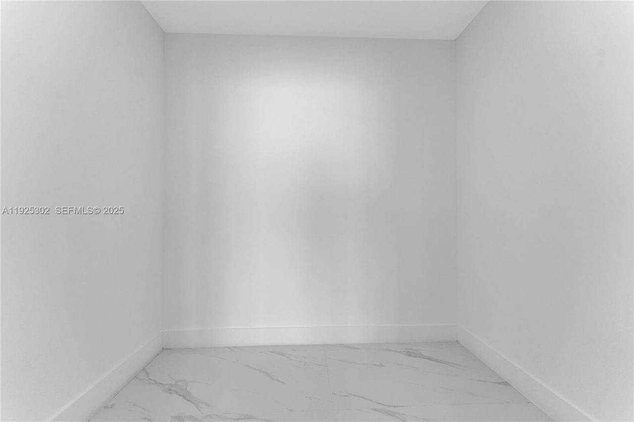 700 NE 24th St, Unit 4402, Miami, FL 33137 Photo