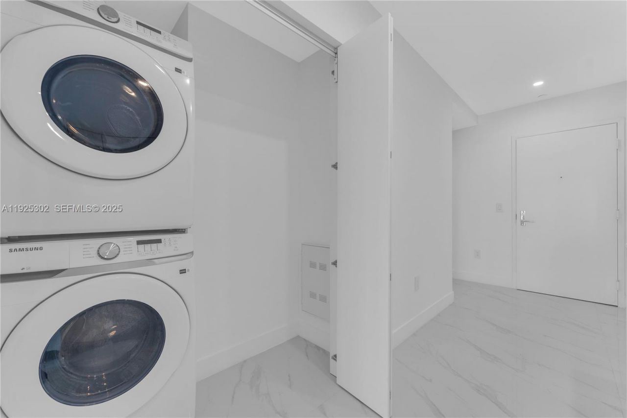 700 NE 24th St, Unit 4402, Miami, FL 33137 Photo