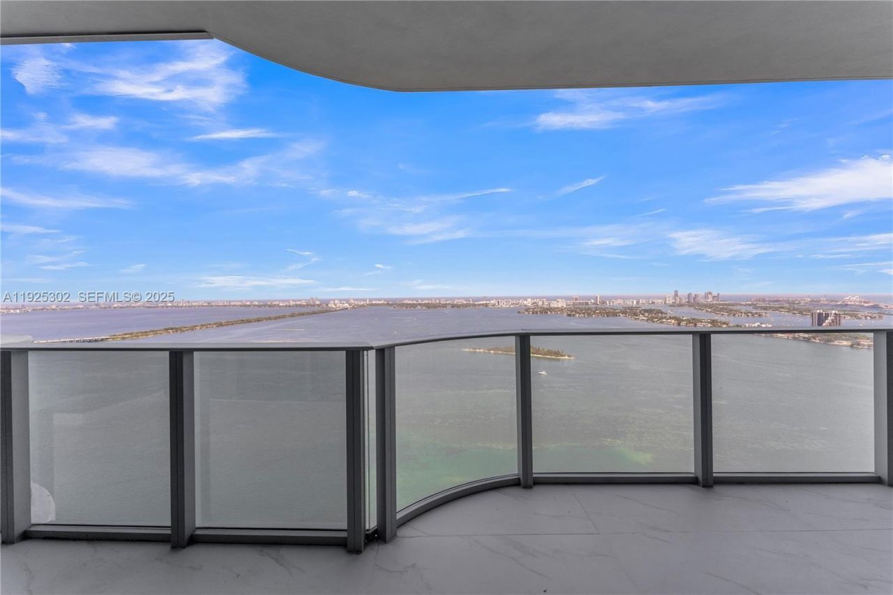 700 NE 24th St, Unit 4402, Miami, FL 33137 Photo