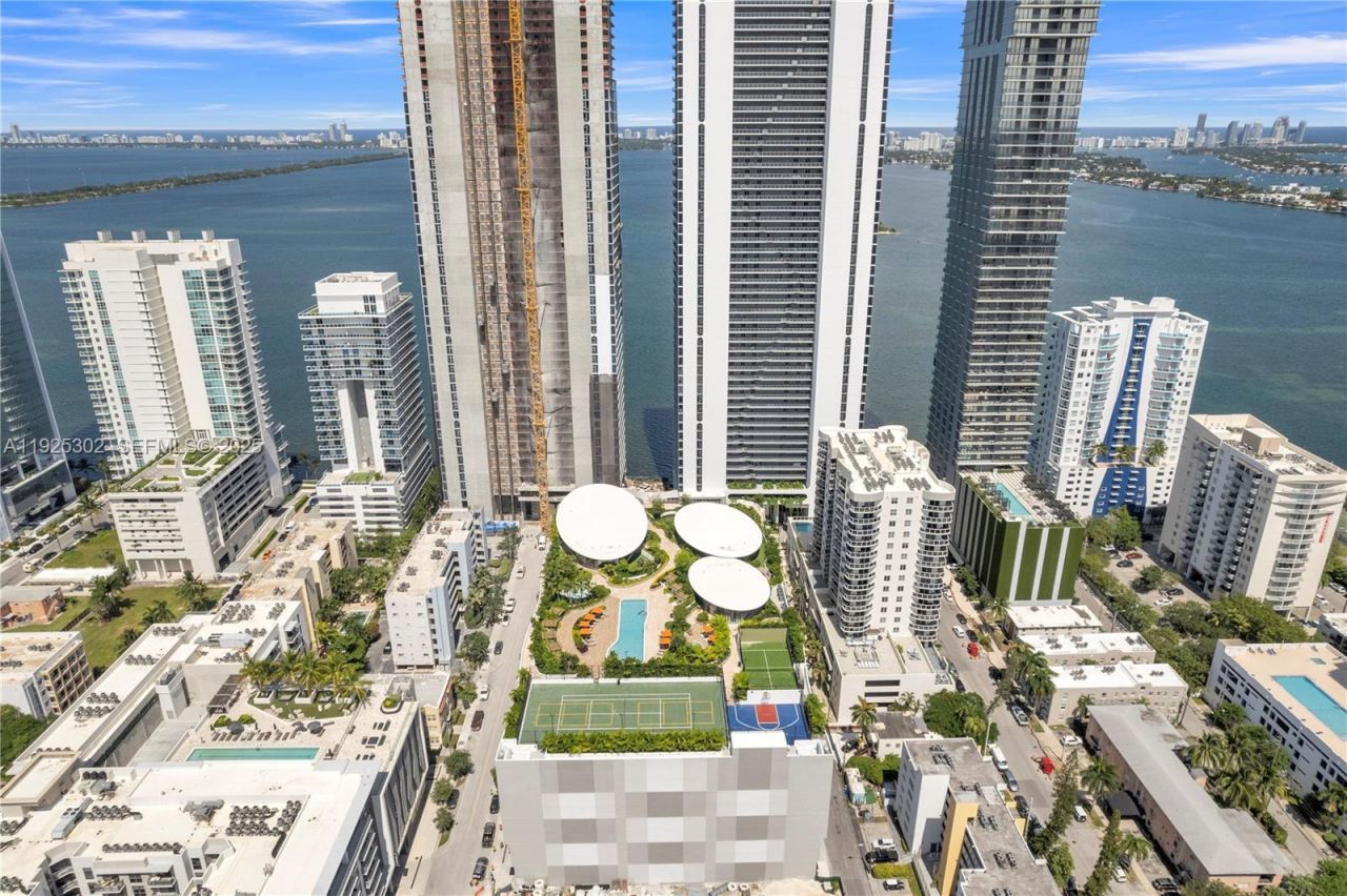 700 NE 24th St, Unit 4402, Miami, FL 33137 Photo