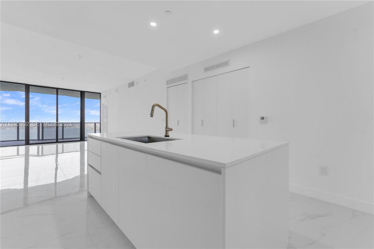 700 NE 24th St, Unit 4402, Miami, FL 33137 Photo