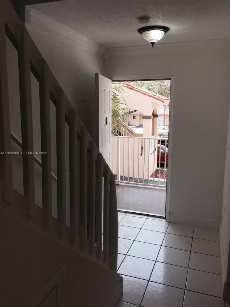 2780 W 76th St, Unit 205, Hialeah, FL 33016 Photo