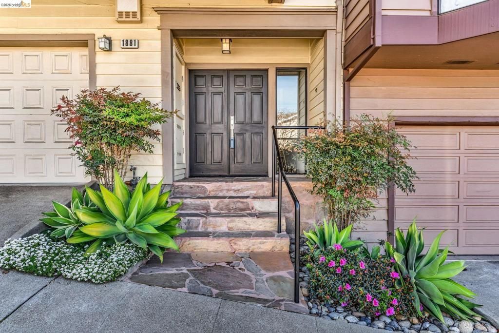 1881 Grand View Drive, Oakland, CA 94618 Main Photo