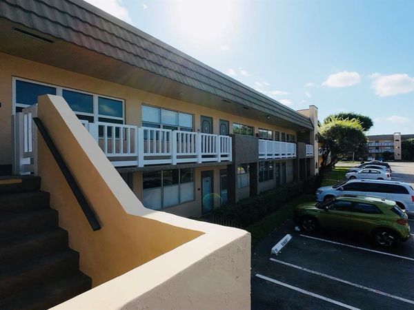 9101 Sunrise Lakes Boulevard, Unit 203, Sunrise, FL 33322