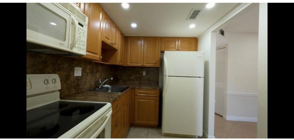 9101 Sunrise Lakes Boulevard, Unit 203, Sunrise, FL 33322 Photo