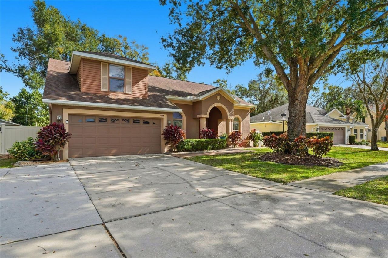 1023 Legends Pass Drive, Valrico, FL 33594 Main Photo