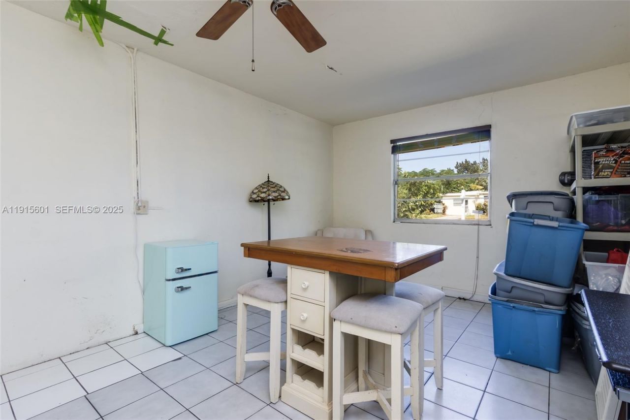 1264 NE 156th St, North Miami Beach, FL 33162 Photo