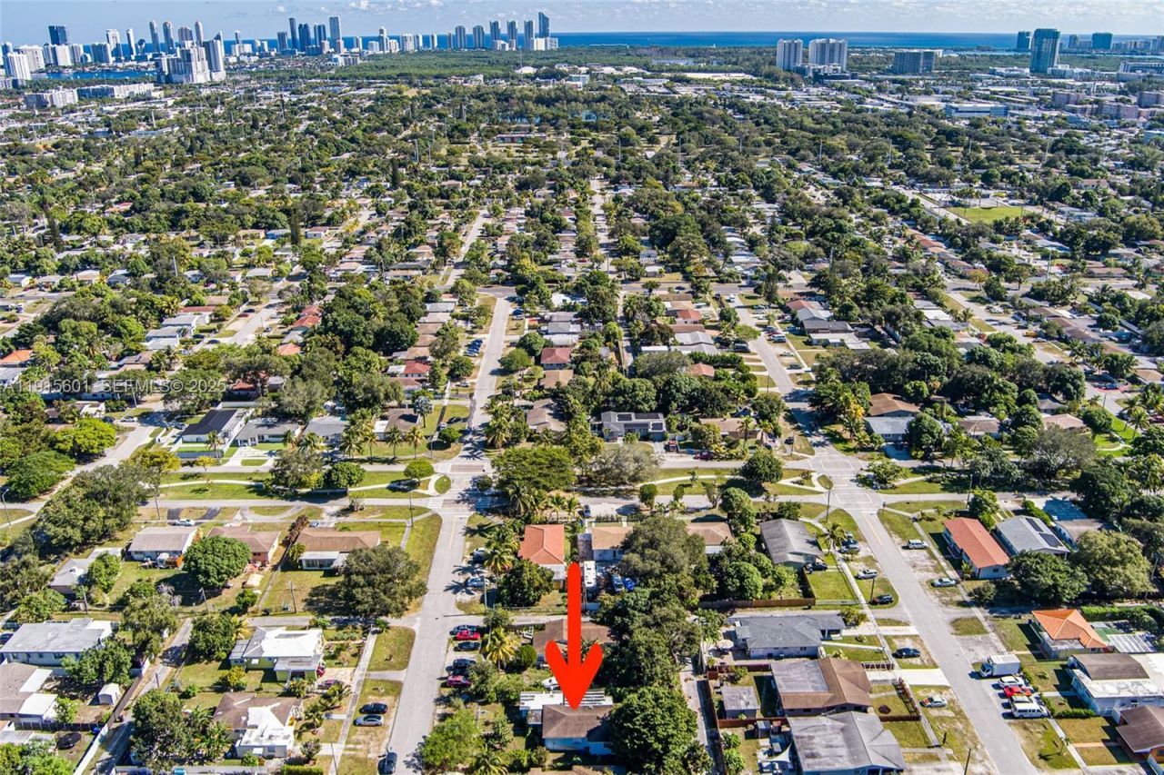 1264 NE 156th St, North Miami Beach, FL 33162 Photo