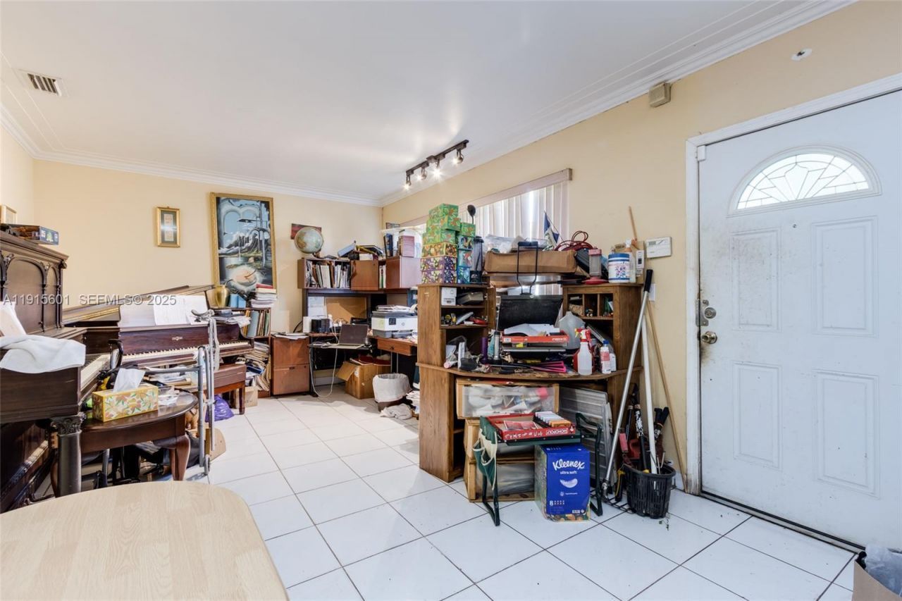 1264 NE 156th St, North Miami Beach, FL 33162 Photo