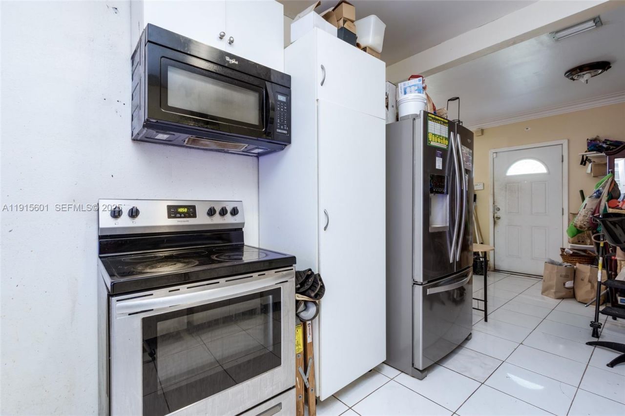 1264 NE 156th St, North Miami Beach, FL 33162 Photo