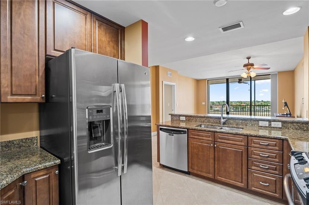 5793 Cape Harbour Dr, Unit 615, Cape Coral, FL 33914 Photo