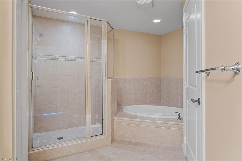 5793 Cape Harbour Dr, Unit 615, Cape Coral, FL 33914 Photo