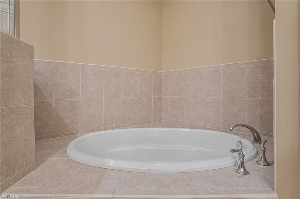 5793 Cape Harbour Dr, Unit 615, Cape Coral, FL 33914 Photo