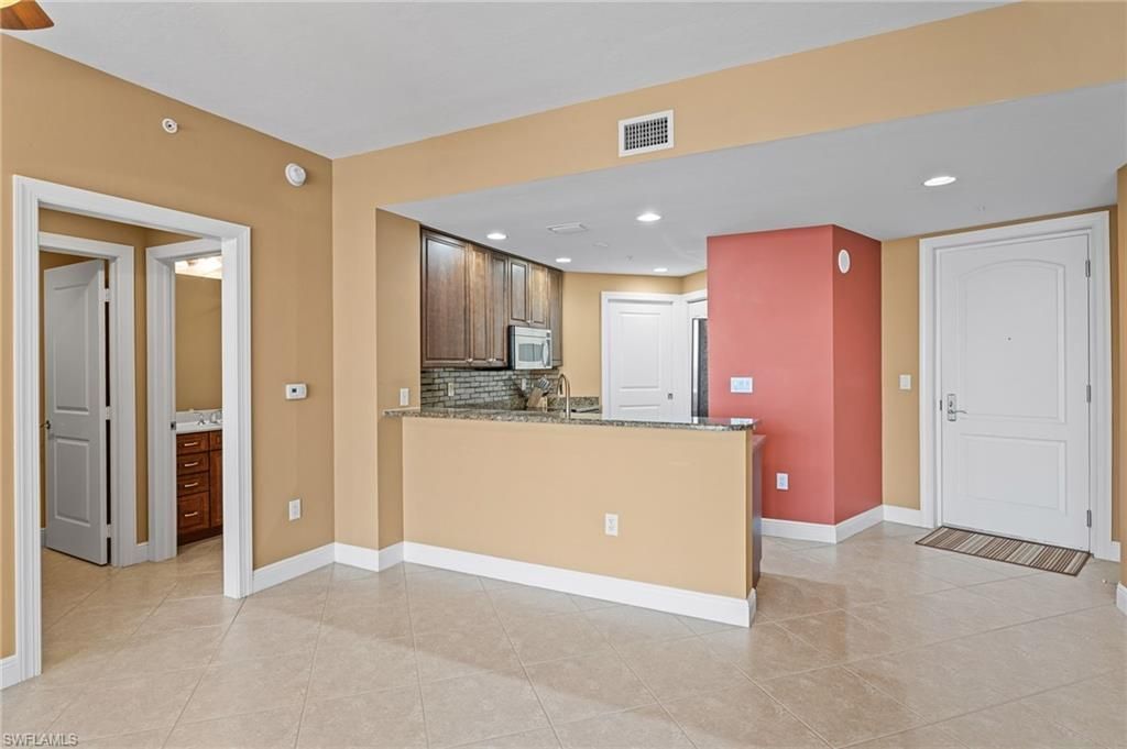 5793 Cape Harbour Dr, Unit 615, Cape Coral, FL 33914 Photo