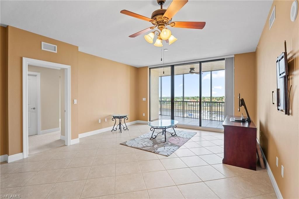 5793 Cape Harbour Dr, Unit 615, Cape Coral, FL 33914 Photo