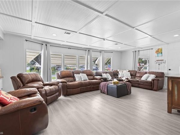 23 Derhenson DR, NAPLES, FL 34114