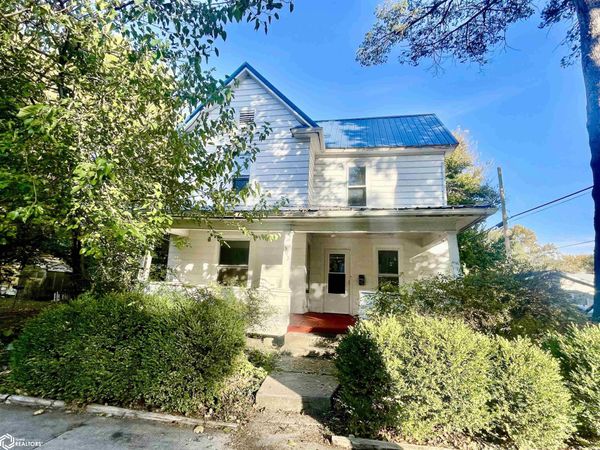 503 S 4Th Street, Fairfield, IA 52556