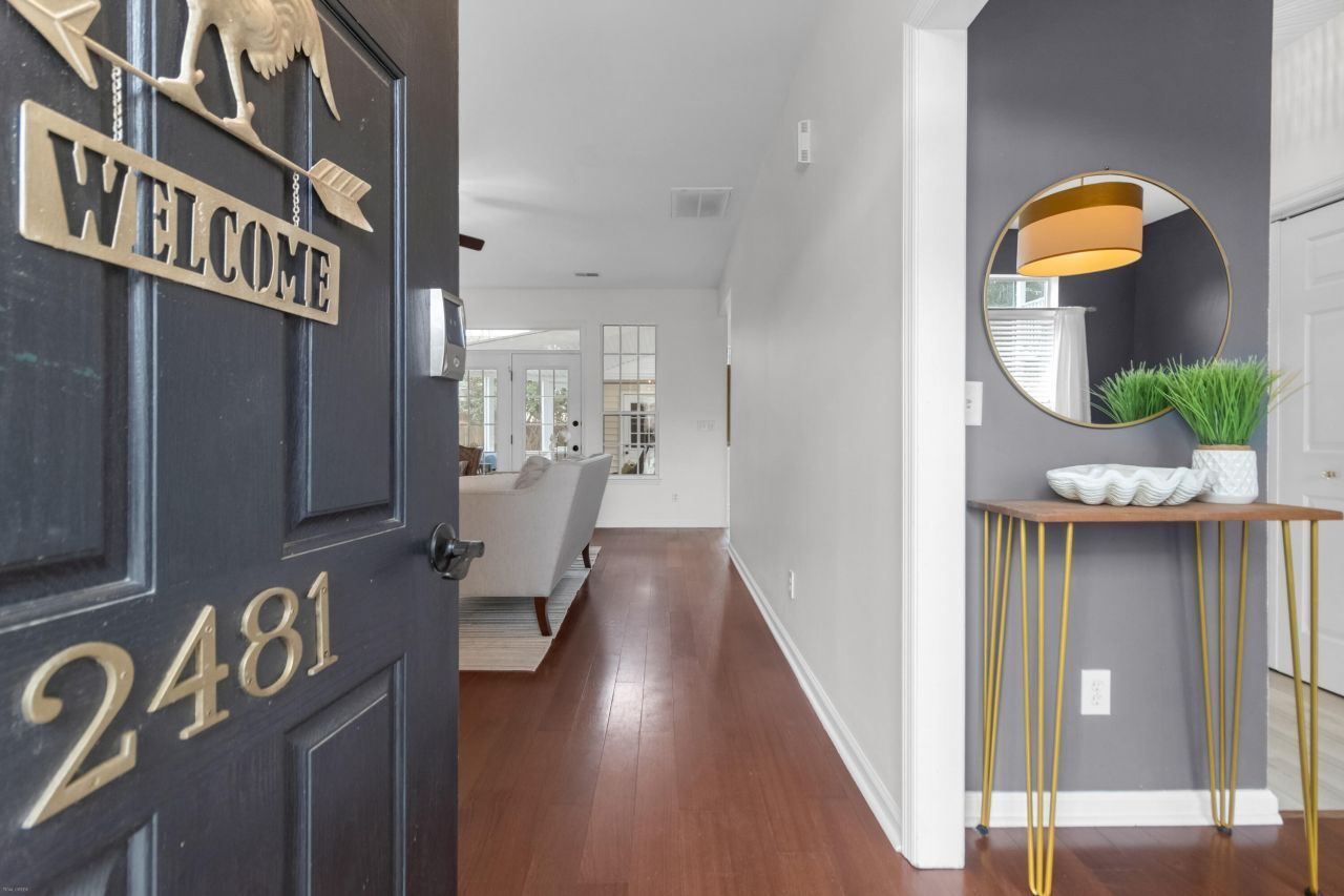 2481 Fulford Court Photo 2