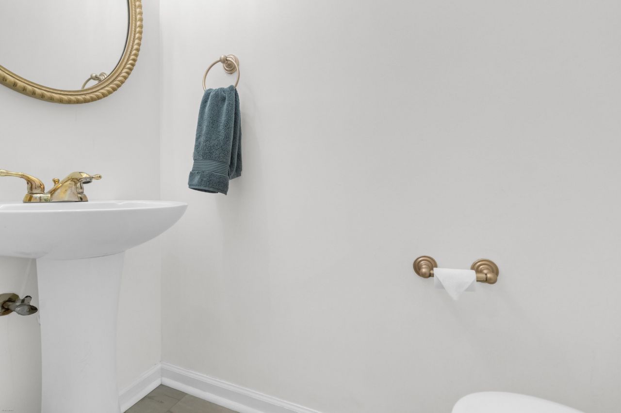 2481 Fulford Court Photo 24