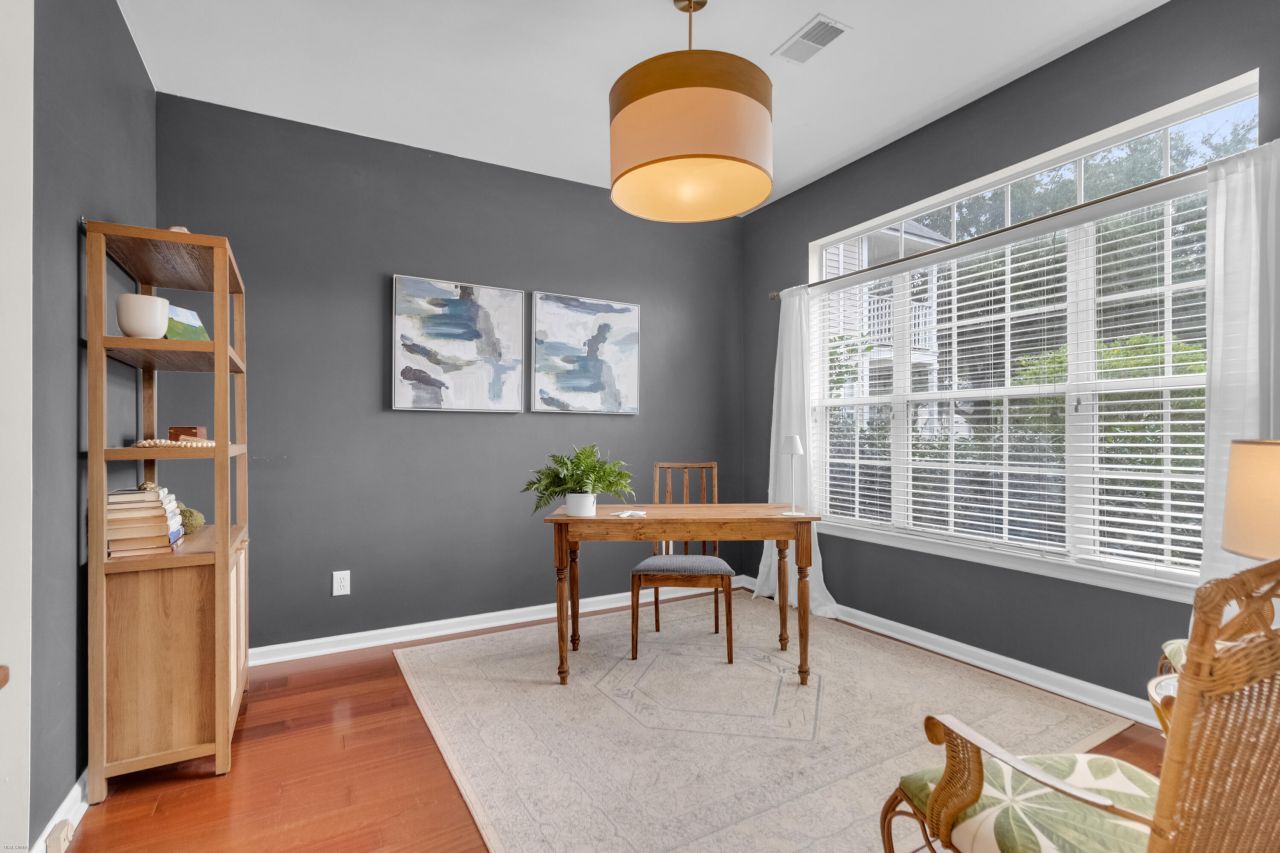 2481 Fulford Court Photo 3