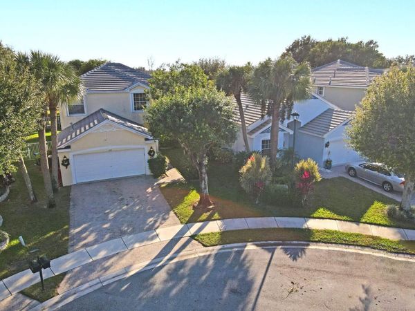 130 Canterbury Place, Royal Palm Beach, FL 33414