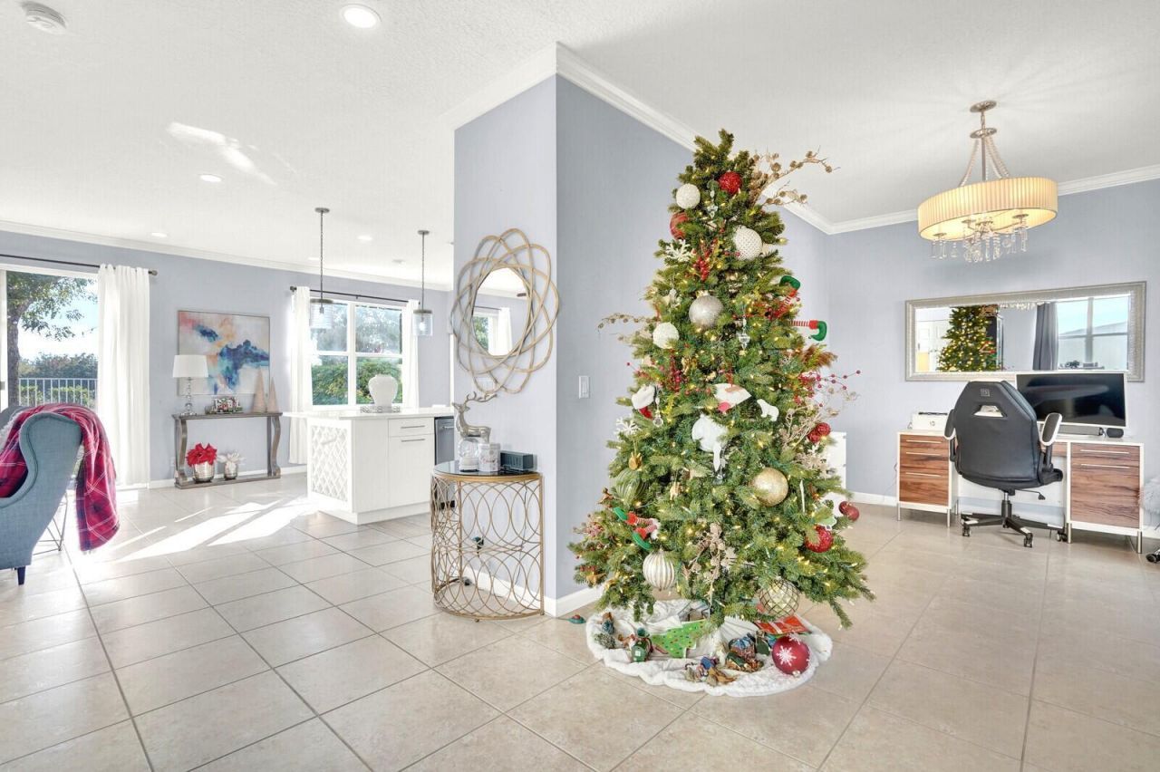 130 Canterbury Place, Royal Palm Beach, FL 33414 Photo