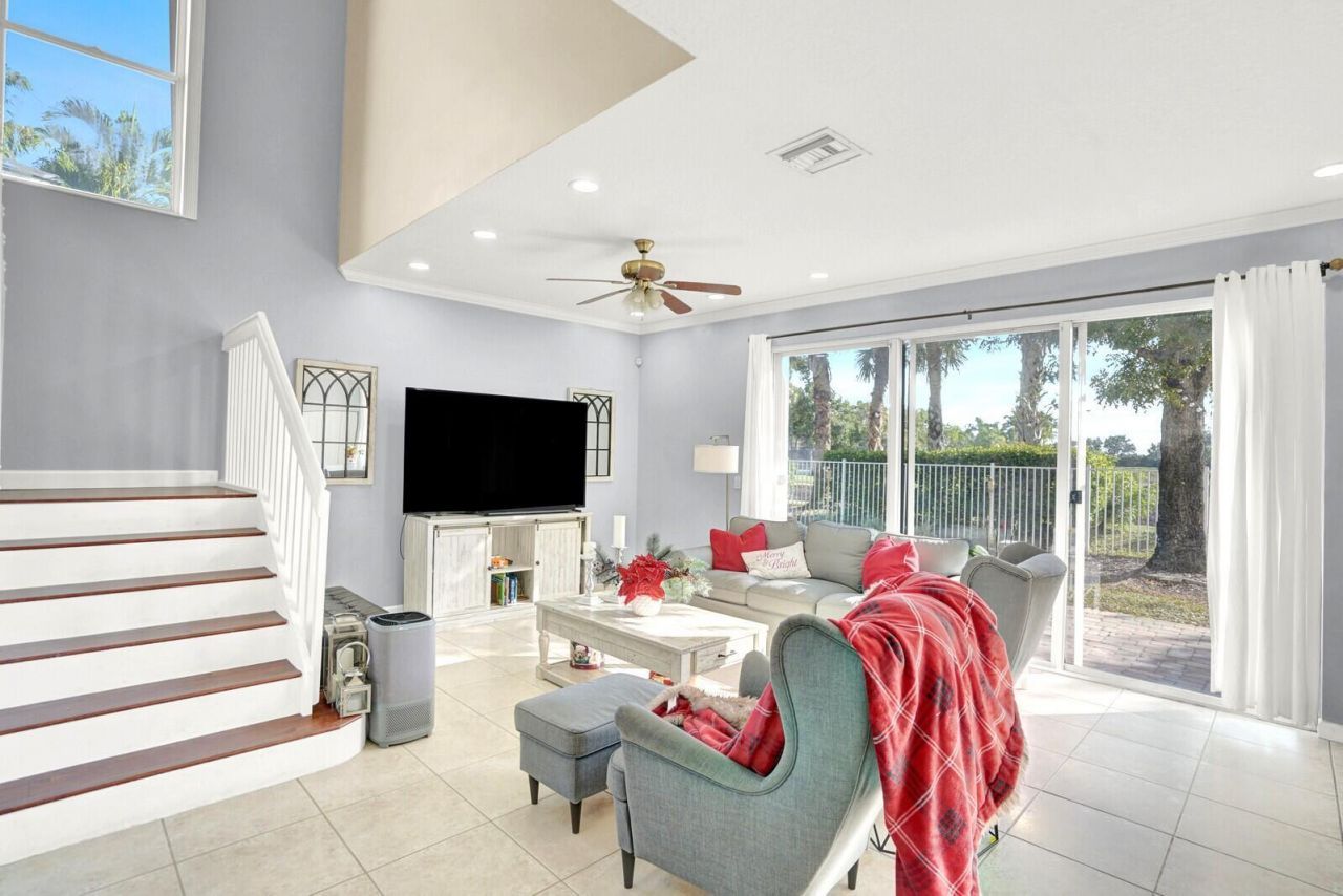 130 Canterbury Place, Royal Palm Beach, FL 33414 Photo