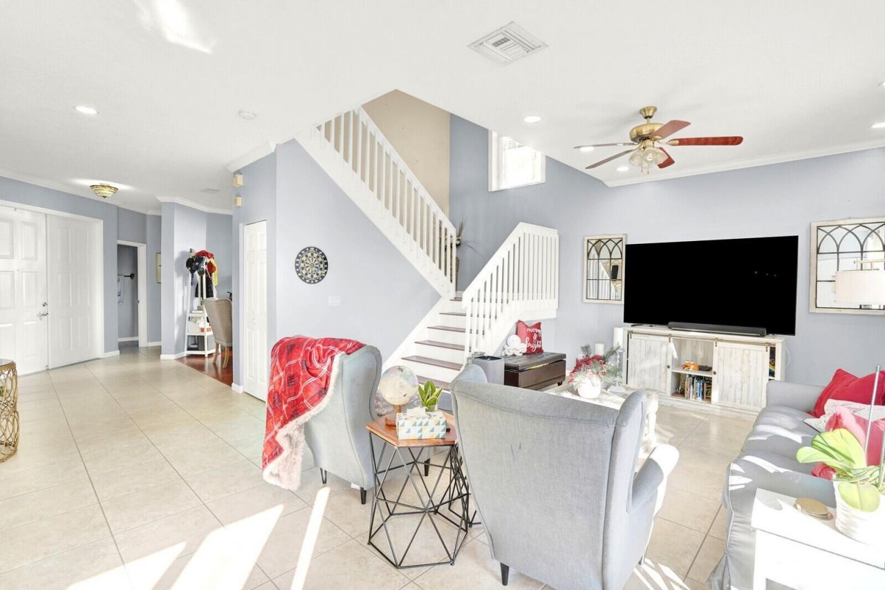 130 Canterbury Place, Royal Palm Beach, FL 33414 Photo