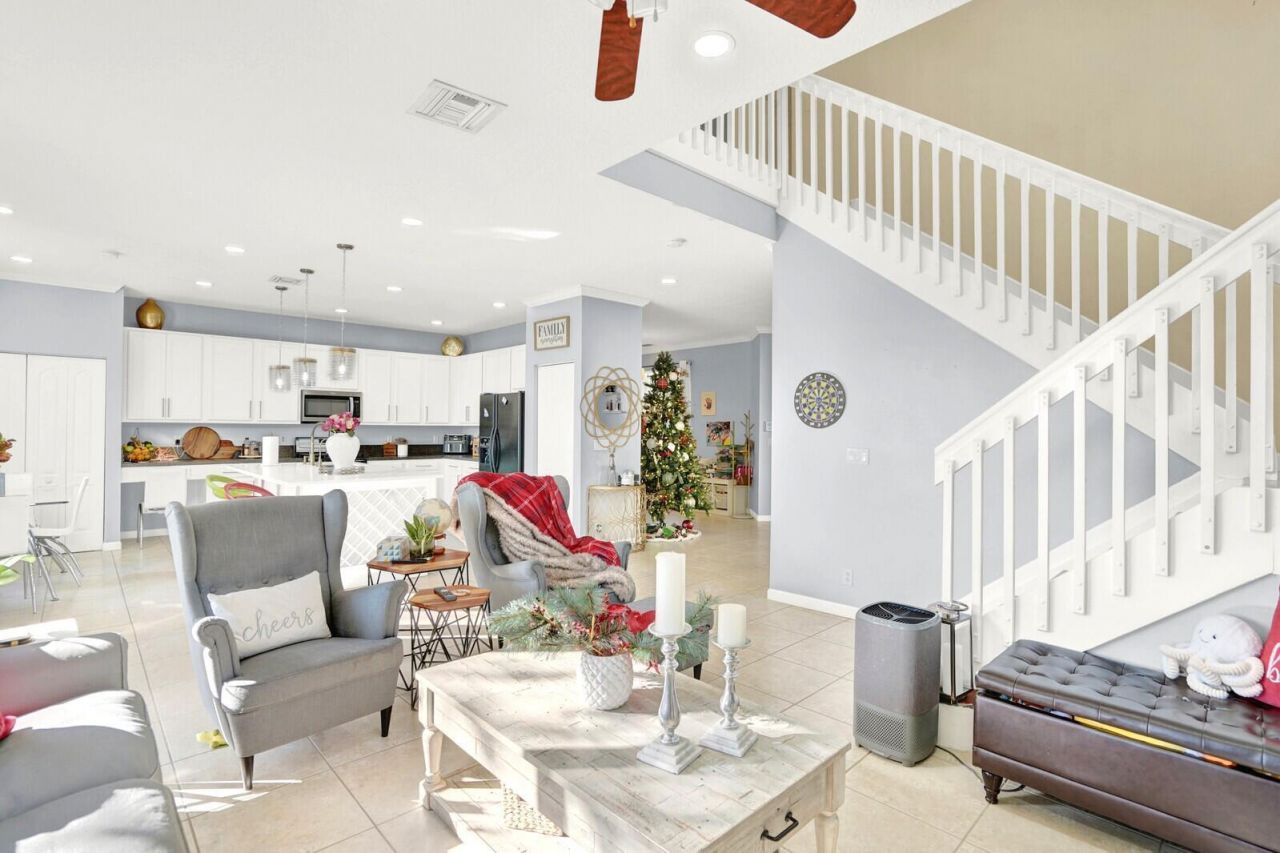 130 Canterbury Place, Royal Palm Beach, FL 33414 Photo