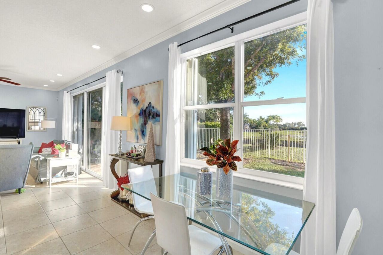 130 Canterbury Place, Royal Palm Beach, FL 33414 Photo