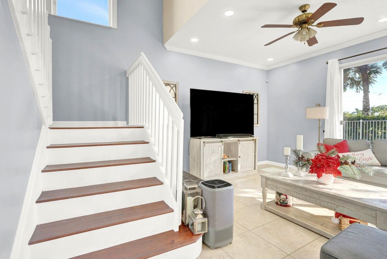 130 Canterbury Place, Royal Palm Beach, FL 33414 Photo