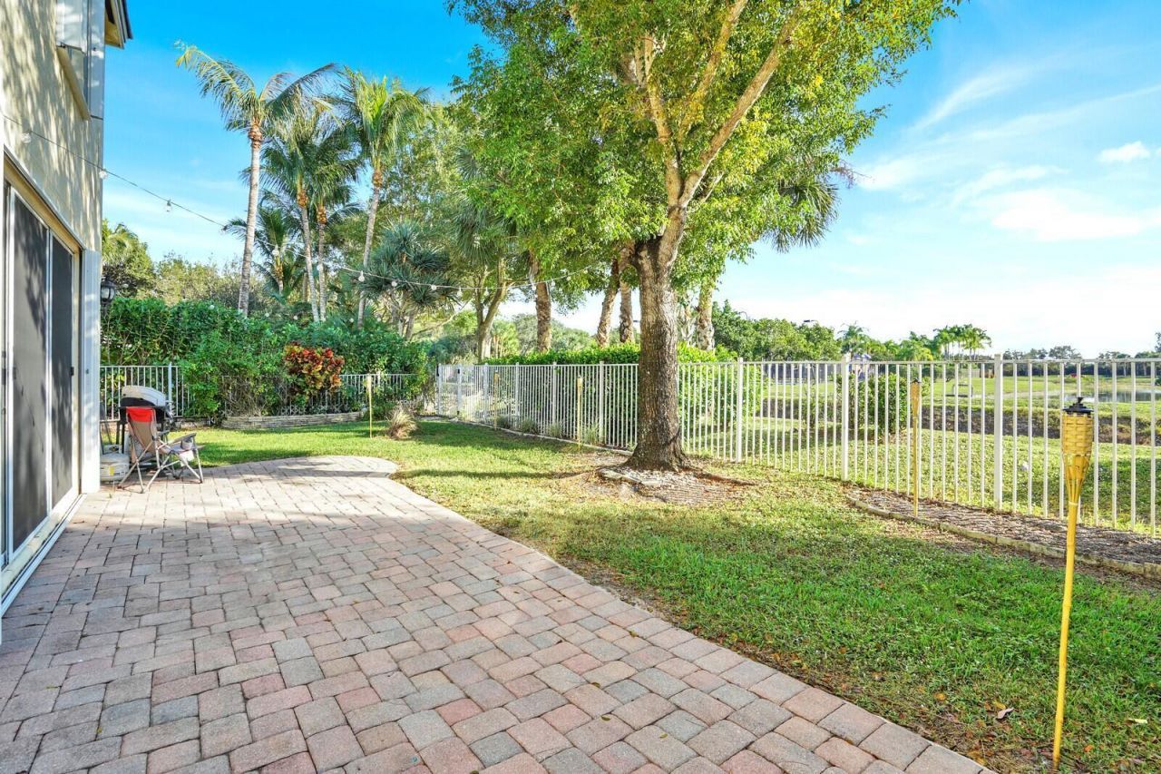 130 Canterbury Place, Royal Palm Beach, FL 33414 Photo