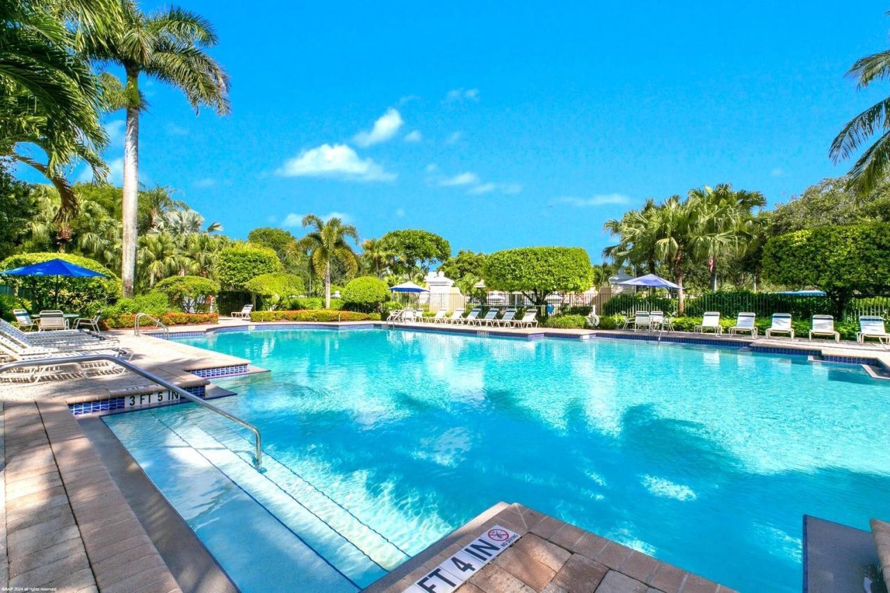 130 Canterbury Place, Royal Palm Beach, FL 33414 Photo