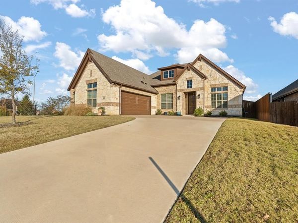 208 Wheeler Drive, Burleson, TX 76028