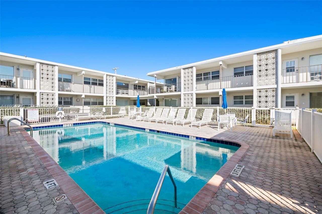 633 NE 21st Avenue, Unit 9B, Deerfield Beach, FL 33441 Photo