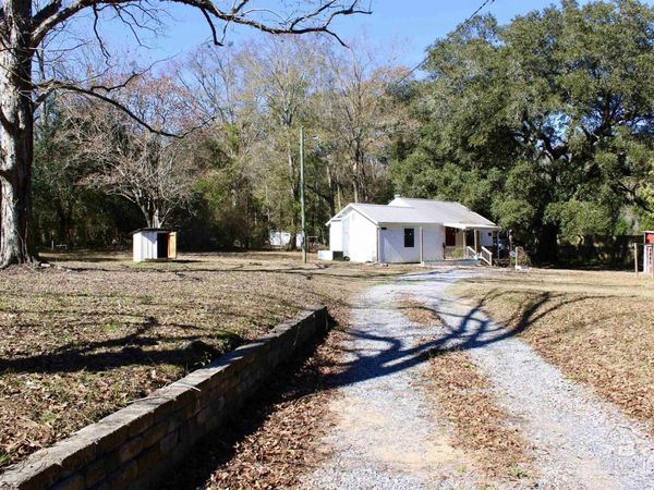 24561 Peavy Lane, Robertsdale, AL 36567