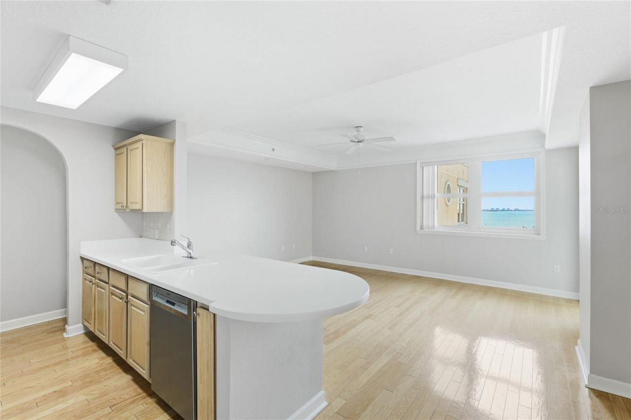 750 N Tamiami Trail, Unit 1007, Sarasota, FL 34236 Photo