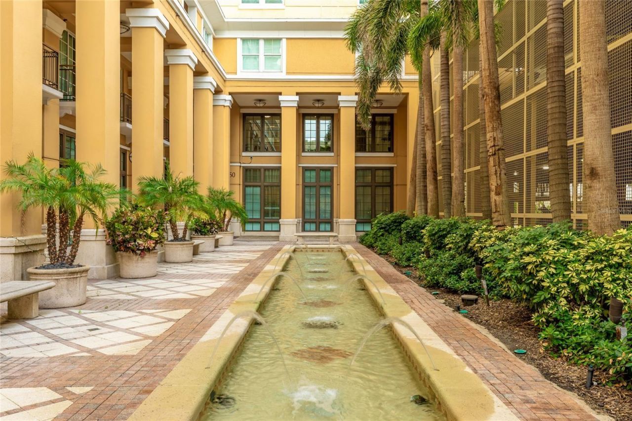 750 N Tamiami Trail, Unit 1007, Sarasota, FL 34236 Photo