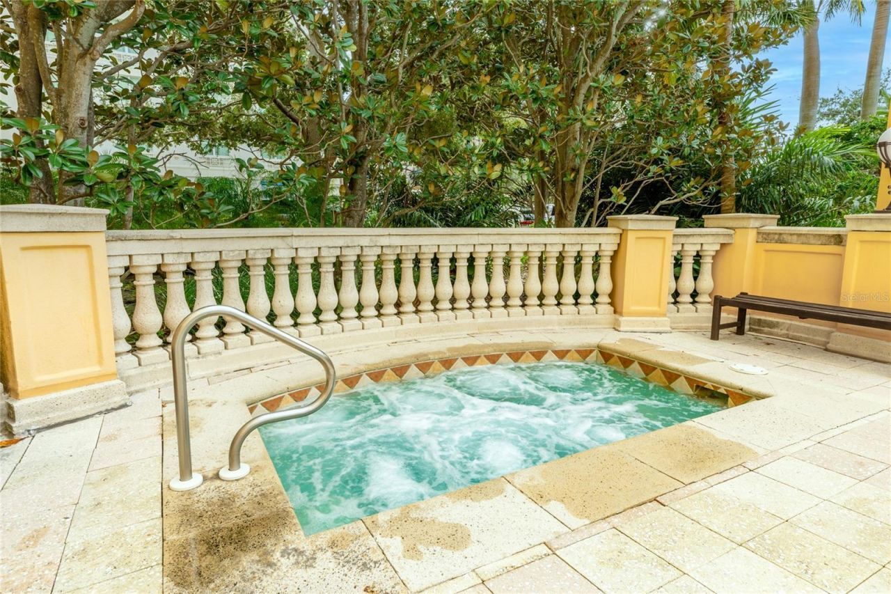 750 N Tamiami Trail, Unit 1007, Sarasota, FL 34236 Photo