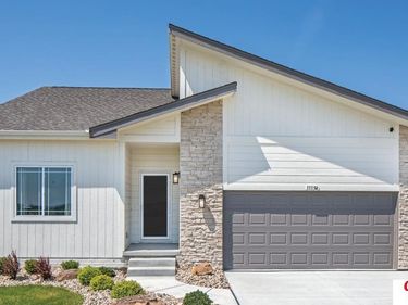 11154 Reynolds Street, Omaha, NE 68142