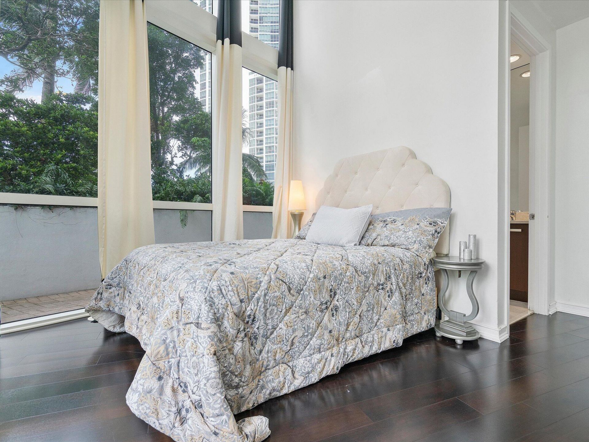 18101 Collins Avenue, Unit 401, Sunny Isles Beach, FL 33160 Photo