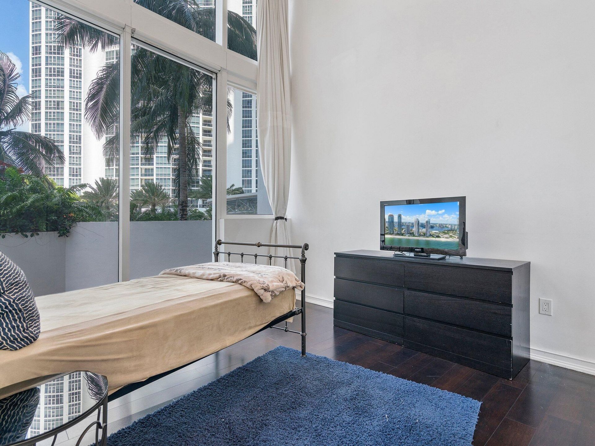 18101 Collins Avenue, Unit 401, Sunny Isles Beach, FL 33160 Photo