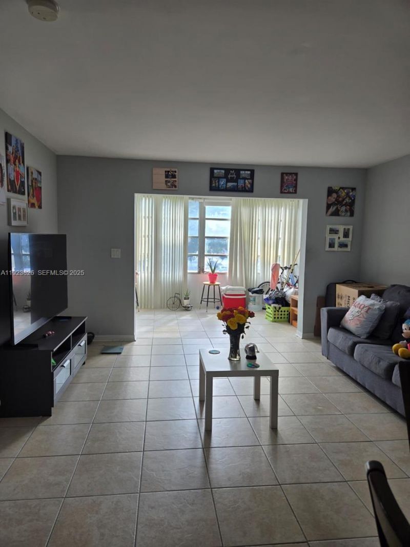 7837 Golf Cir Dr, Unit 310, Margate, FL 33063 Photo