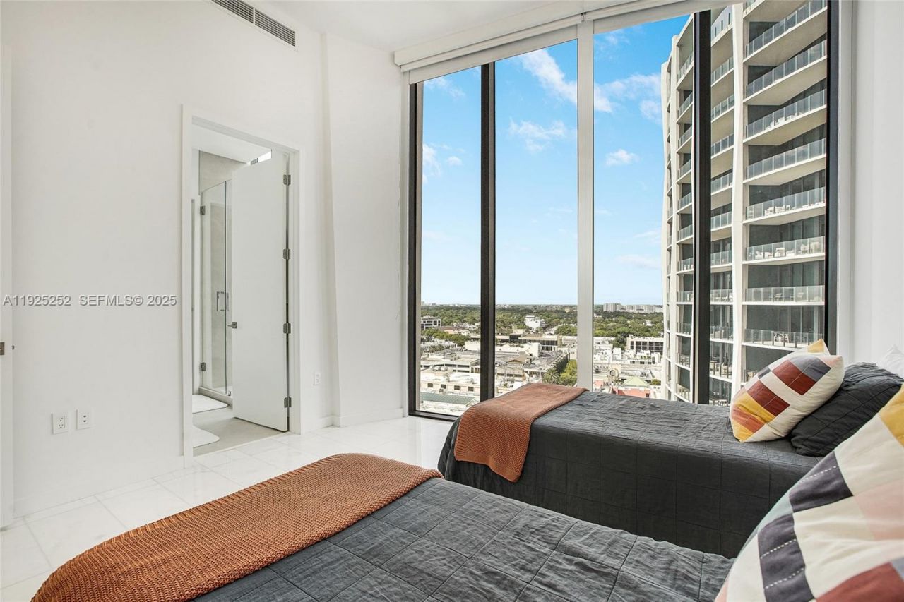 2821 S Bayshore Dr, Unit 15C, Miami, FL 33133 Photo