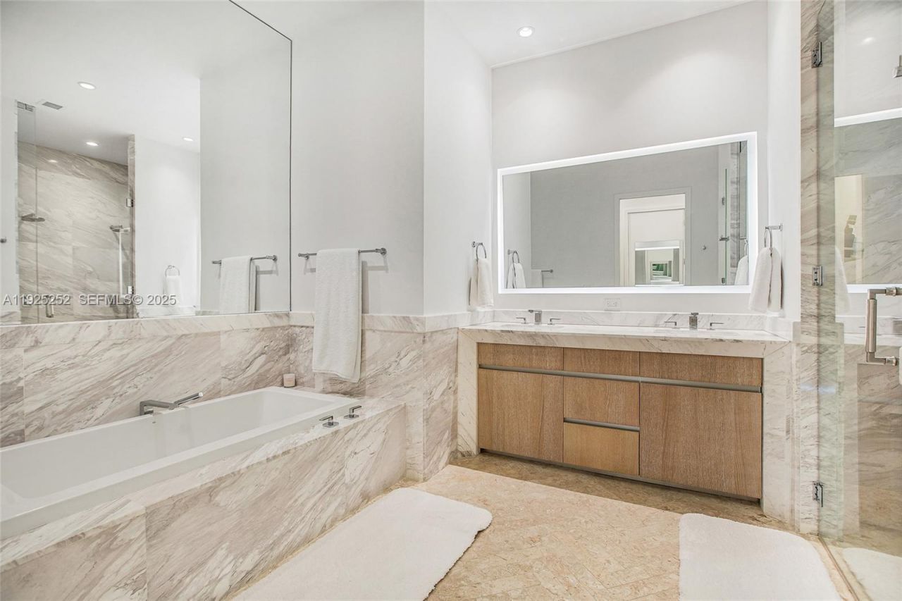 2821 S Bayshore Dr, Unit 15C, Miami, FL 33133 Photo