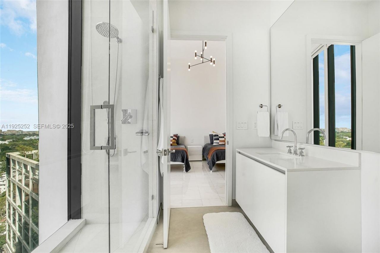 2821 S Bayshore Dr, Unit 15C, Miami, FL 33133 Photo